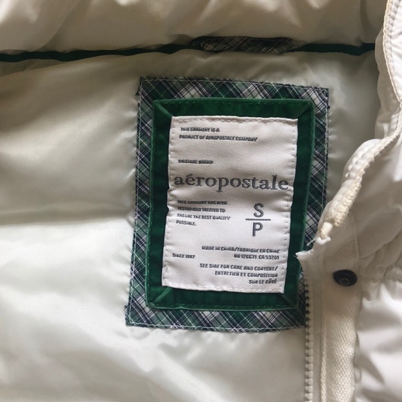 White Puffer Vest - Picture 4 of 6